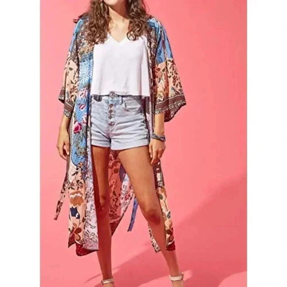 Tickled Pink Other - Tickled Pink Women's Standard Versatile, Garden Chic Kimono, One Size Fits Most